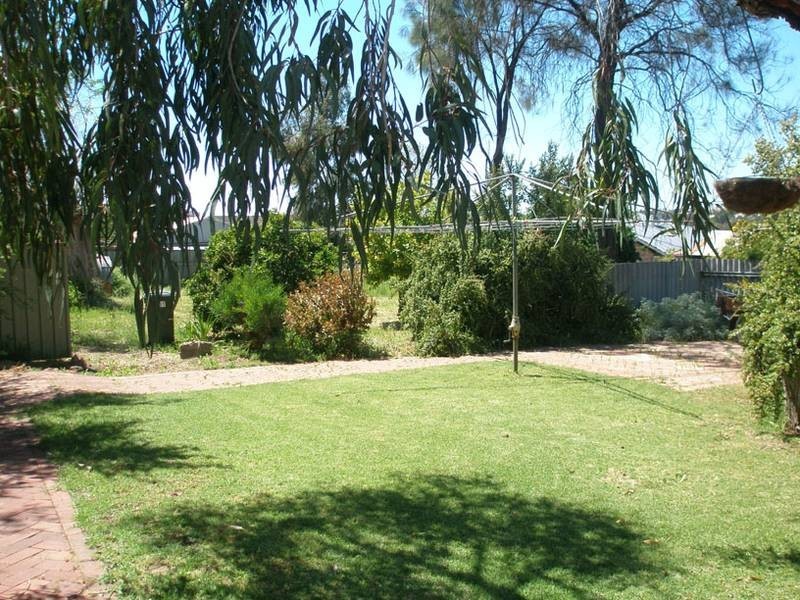 28 Newcastle Road, Northam WA 6401