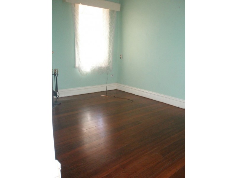 77 Gairdner Street, Northam WA 6401