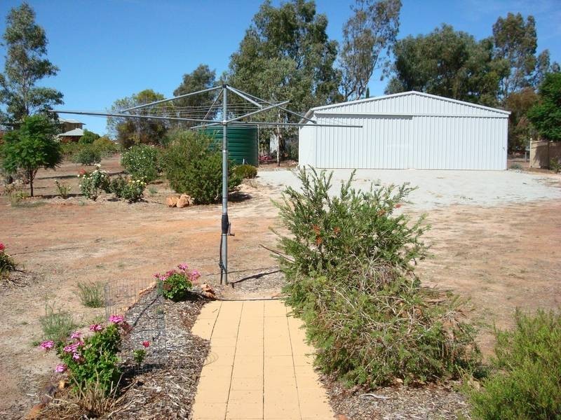 32 Roediger Drive, Northam WA 6401