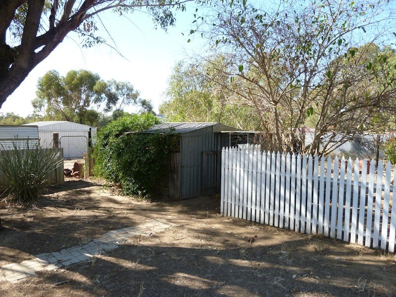 4 Stoke Avenue, Northam WA 6401