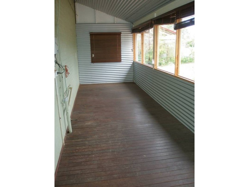 8 Uralia Terrace, Northam WA 6401