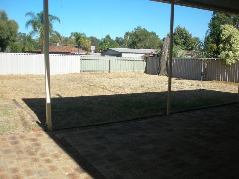 12 Strickland Avenue., Northam WA 6401