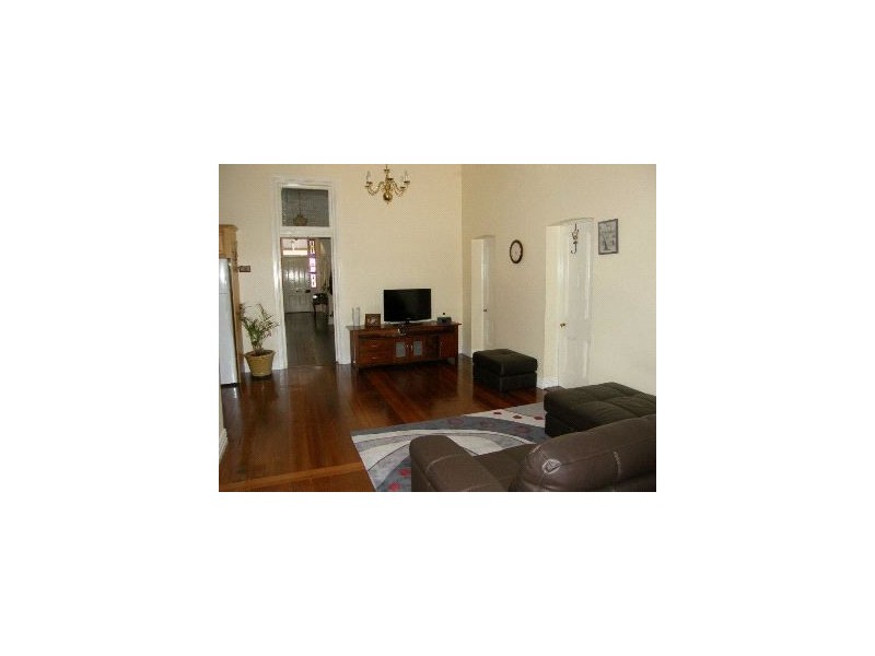 16 Hawes Street, Northam WA 6401