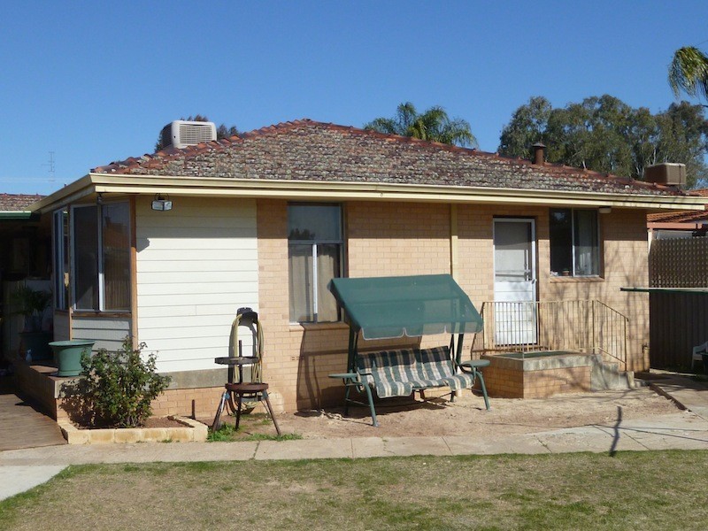 8 Cody Street, Northam WA 6401