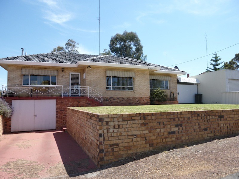 15 Christmass Street, Northam WA 6401