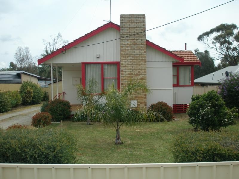 9 Martin Street, Northam WA 6401