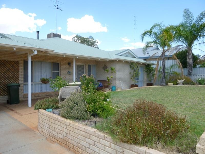 9 Killick Street, Northam WA 6401