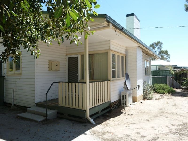 12 Strickland Avenue, Northam WA 6401