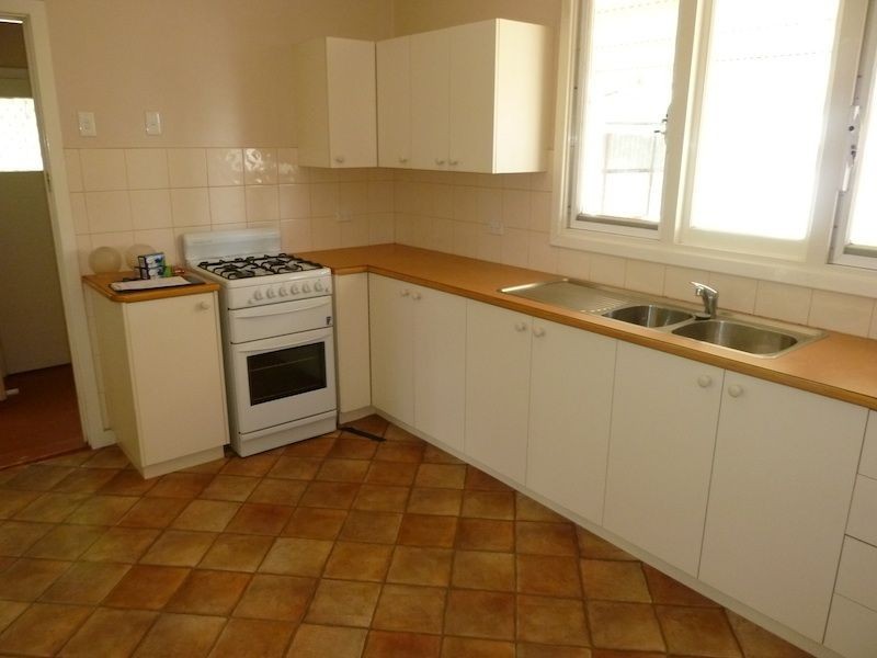 12 Strickland Avenue, Northam WA 6401