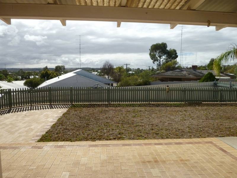 9 Killick Street, Northam WA 6401