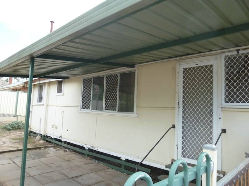 4 Walarat Road, Northam WA 6401