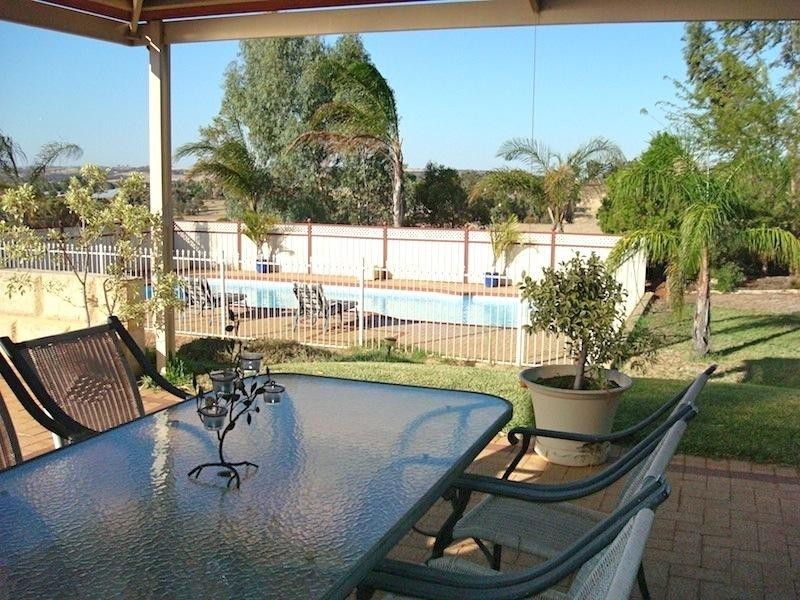 39 Roediger Drive, Northam WA 6401