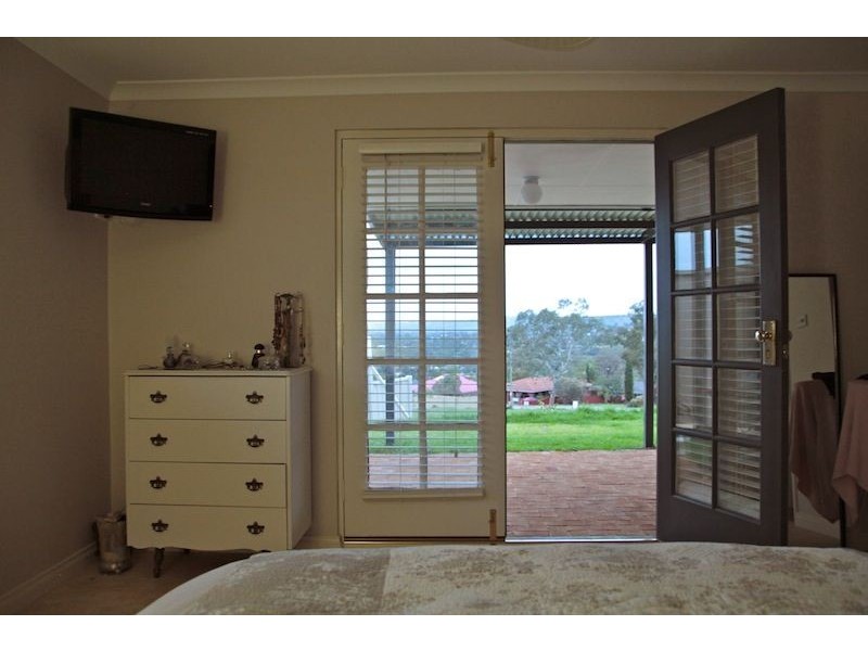 8 Dr Dunlop Grove, Northam WA 6401