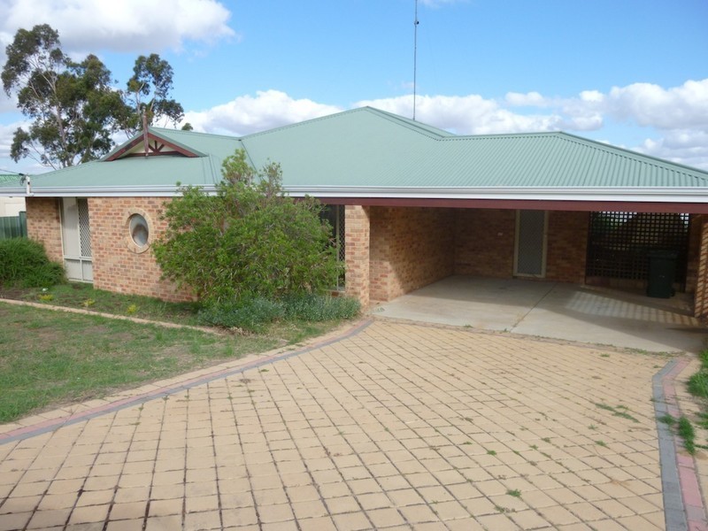 16 Thomson Street, Northam WA 6401