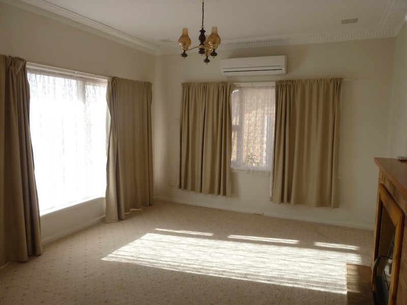 11 Christmass Street, Northam WA 6401