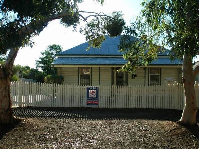 18 Selby Street, Northam WA 6401