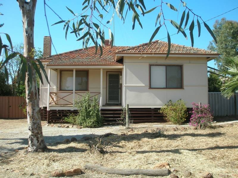 14 Wallarat Road, Northam WA 6401