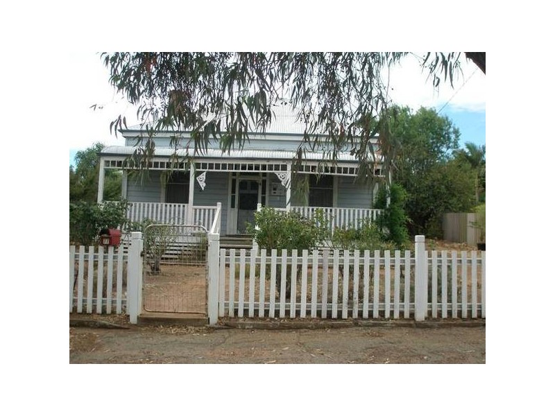 77 Gairdner Street, Northam WA 6401