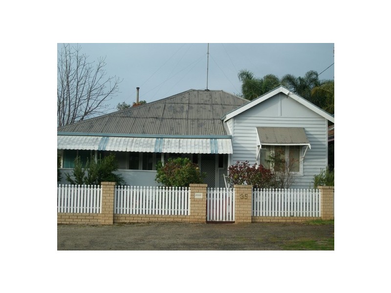 35 Gairdner Street, Northam WA 6401