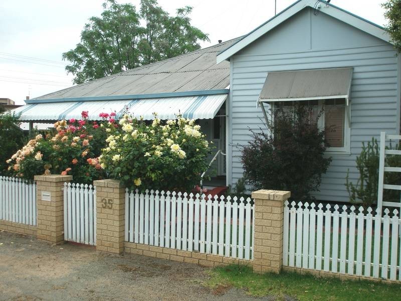 35 Gairdner Street, Northam WA 6401