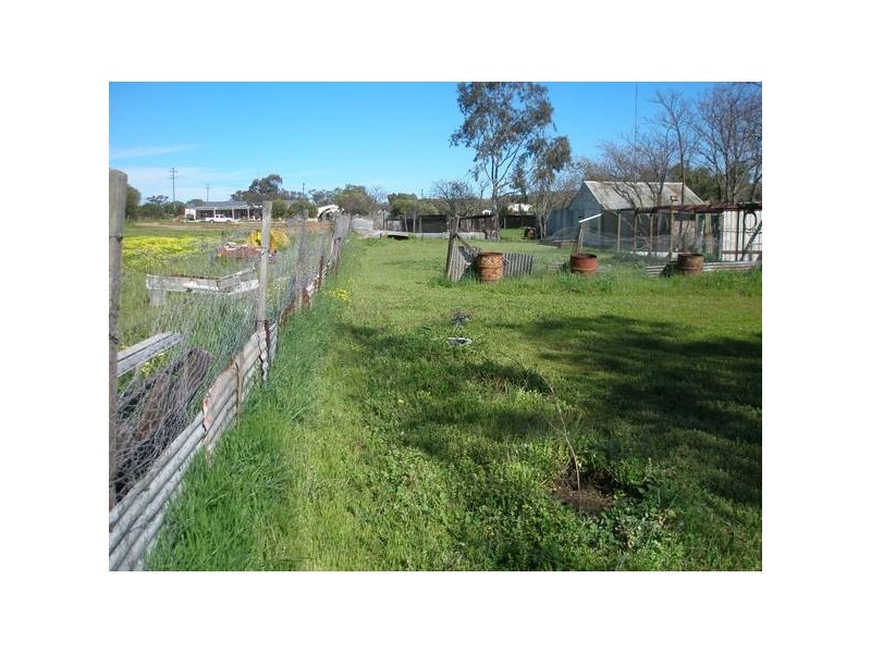 7 Knight Street, Northam WA 6401