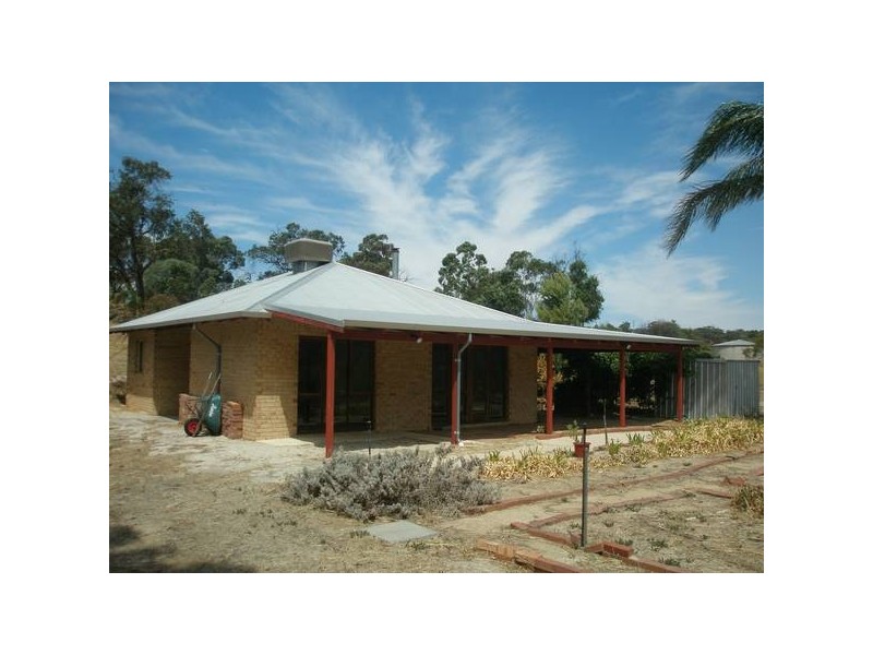 86 Avro Anson Road, Northam WA 6401