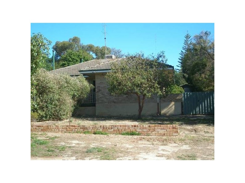 9 Thomson Street, Northam WA 6401