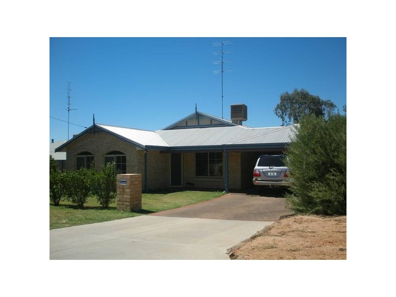 11 Killick Street, Northam WA 6401