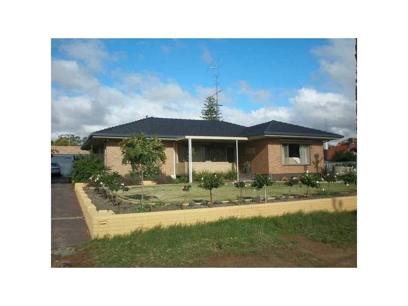 93 Chidlow Street, Northam WA 6401