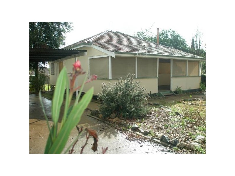 9 Walarat Road, Northam WA 6401