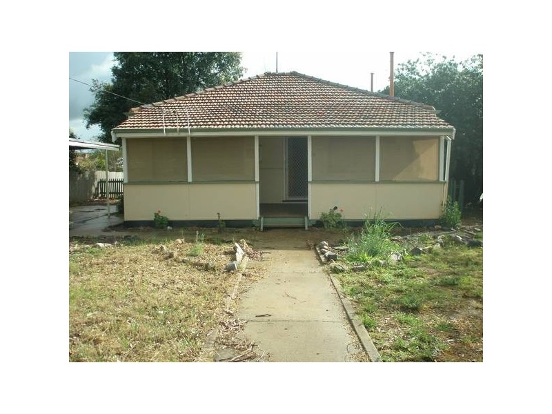 9 Walarat Road, Northam WA 6401