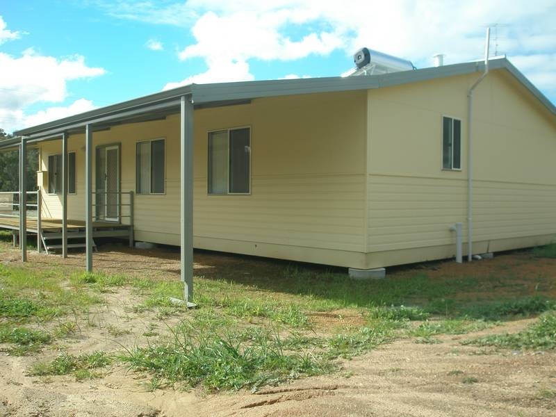 24 Lockyer Road, Clackline WA 6564