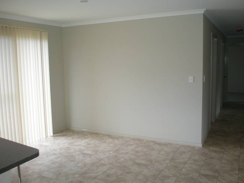 24 Lockyer Road, Clackline WA 6564