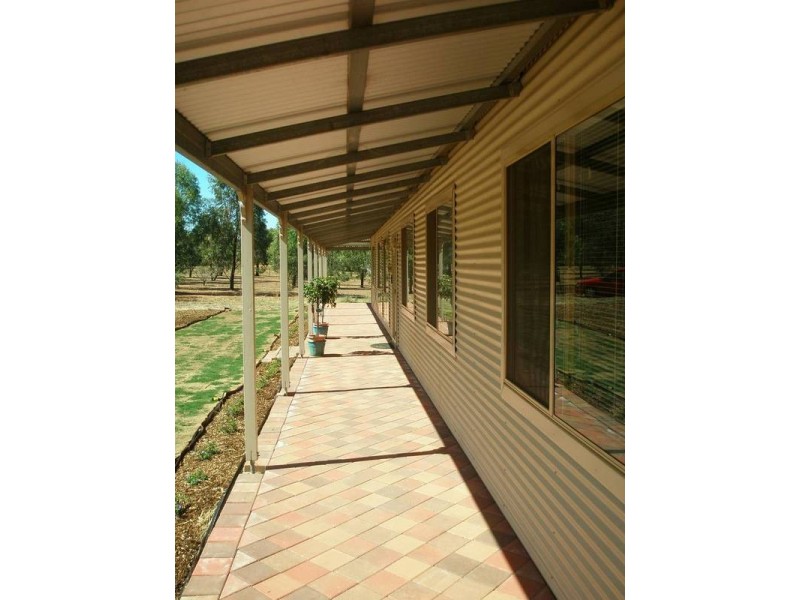 125 Woodley Farm Drive, Northam WA 6401