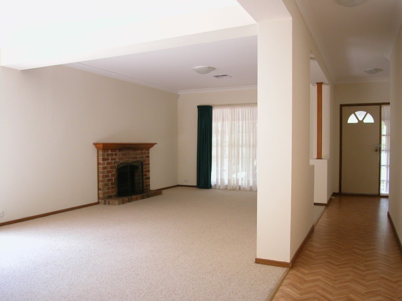 4 Killarney Court, Mcgraths Hill NSW 2756