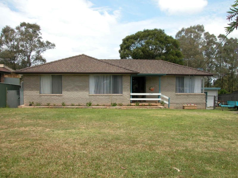 12 Carmen Place, Freemans Reach NSW 2756