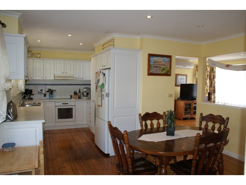 12 Carmen Place, Freemans Reach NSW 2756