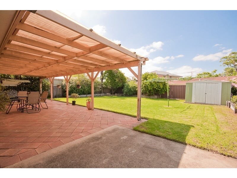 11 Meares Road, Mcgraths Hill NSW 2756
