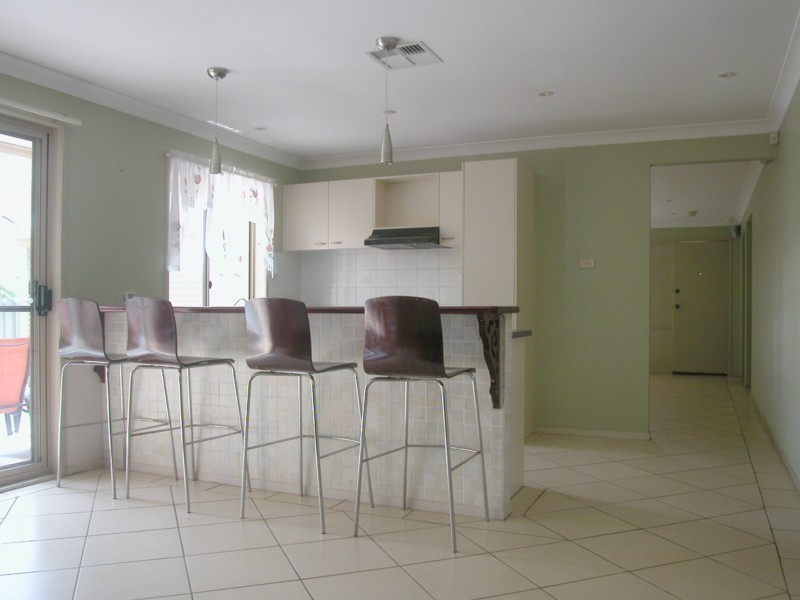 10 Woburn Place, Glenmore Park NSW 2745