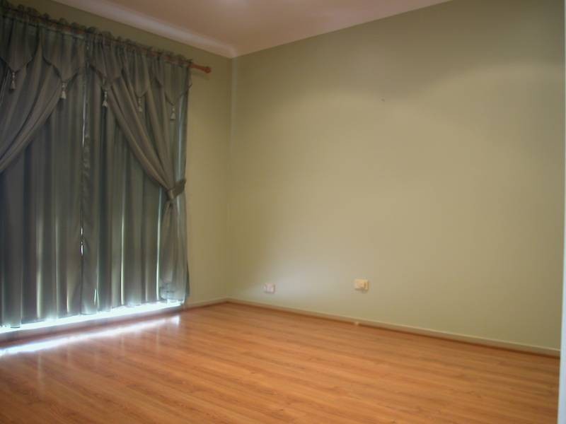 10 Woburn Place, Glenmore Park NSW 2745