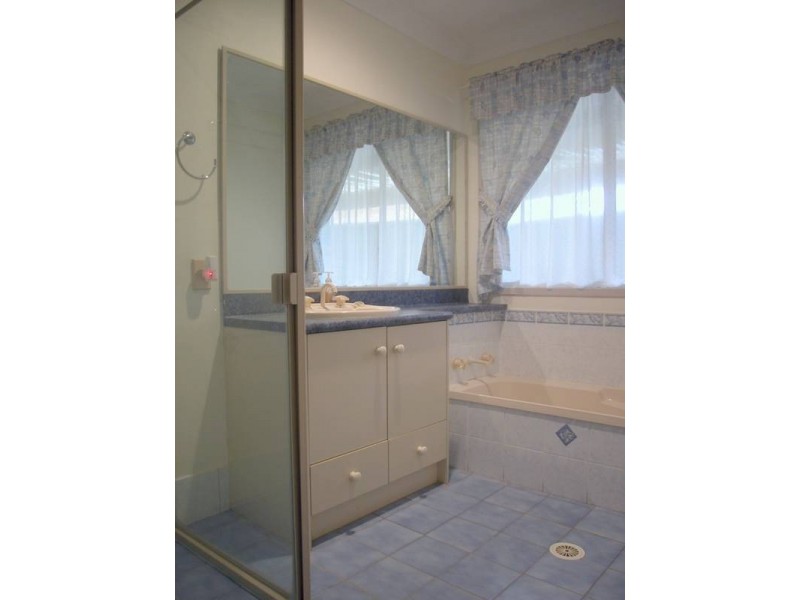 10 Woburn Place, Glenmore Park NSW 2745