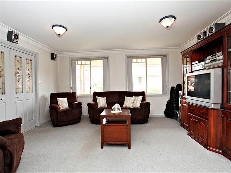 15 Tollhouse Way, Windsor NSW 2756