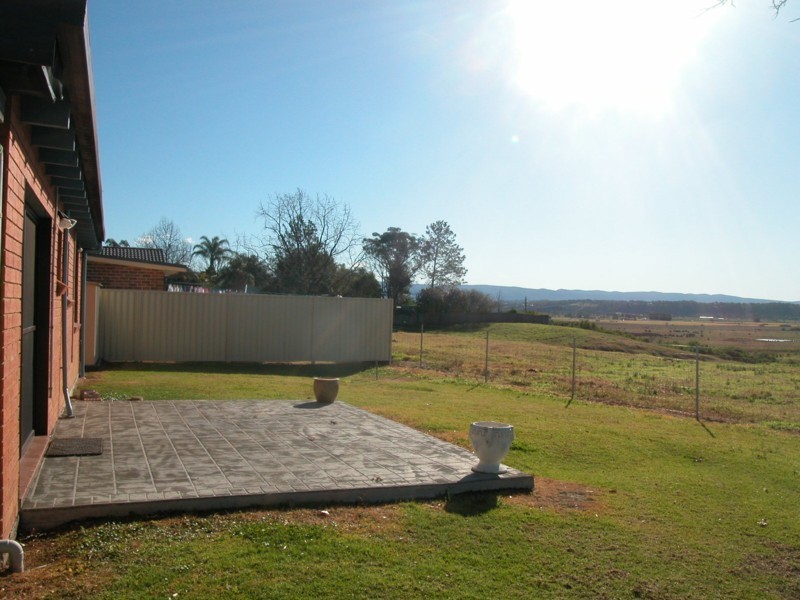 2/86 Dight Street, Richmond NSW 2753