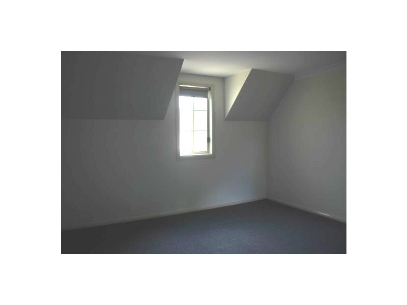 2/100 Windsor St, Richmond NSW 2753