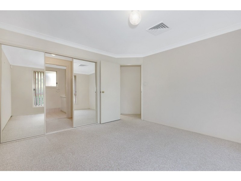 4 Benbow Close, Stanhope Gardens NSW 2768