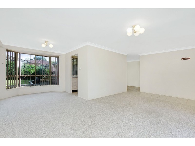 4 Benbow Close, Stanhope Gardens NSW 2768