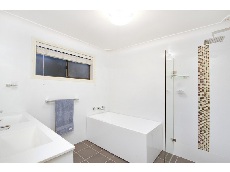 4 Avoca Road, Grose Wold NSW 2753