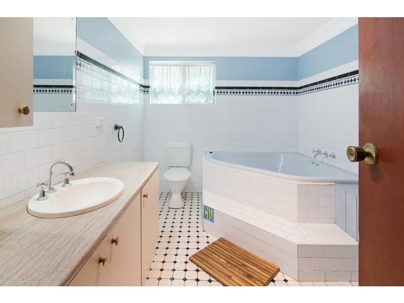 8 Garfield Street, Mcgraths Hill NSW 2756