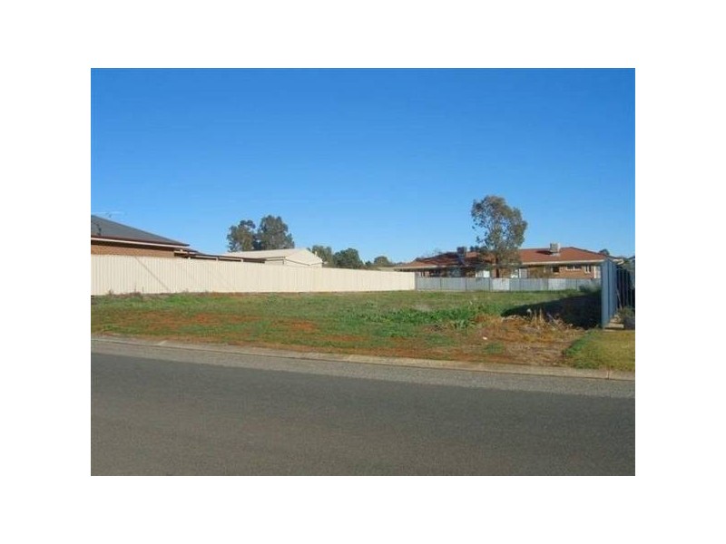 22 Joffre Street, Temora NSW 2666