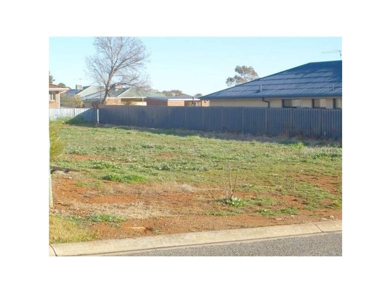 22 Joffre Street, Temora NSW 2666